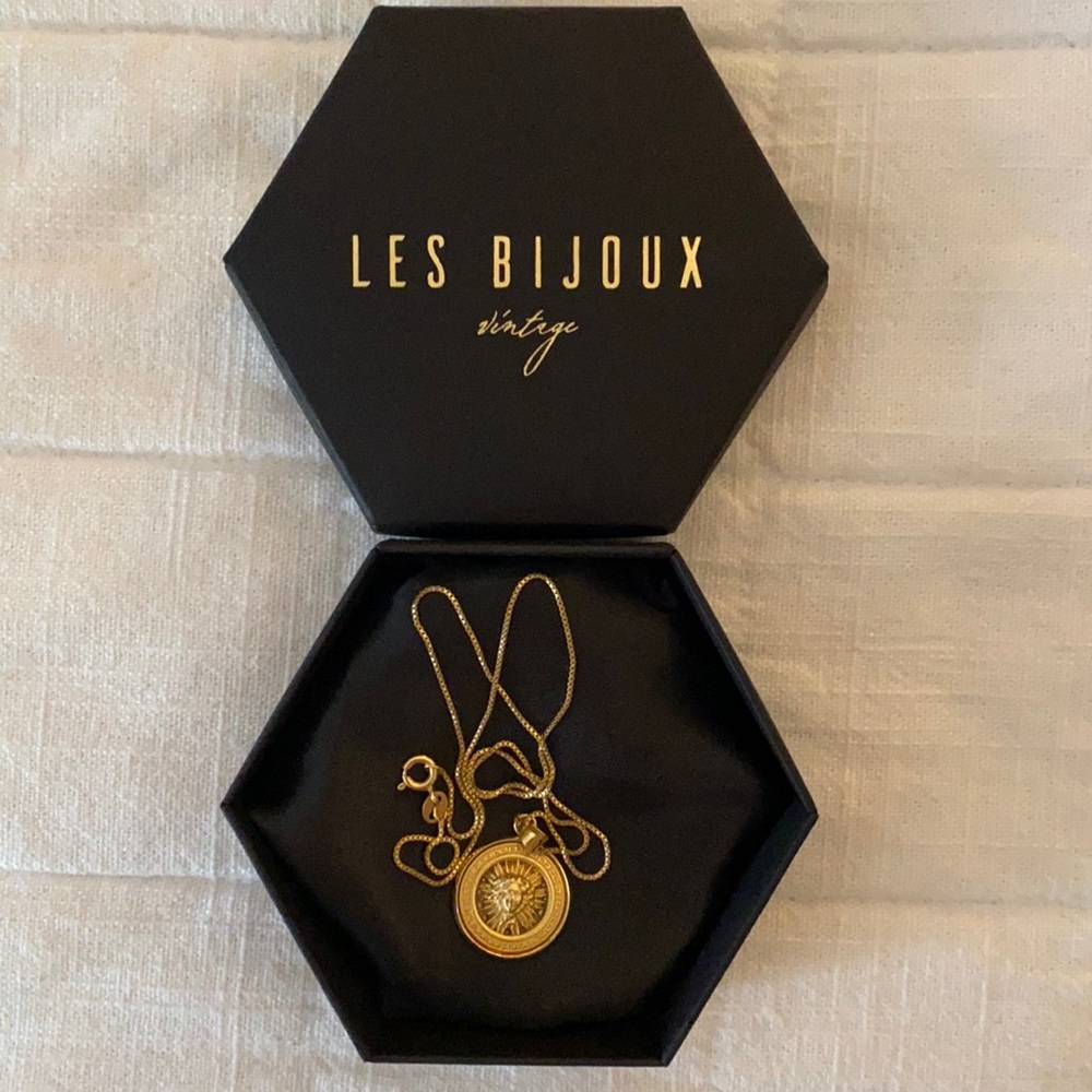 Les Bijoux necklace